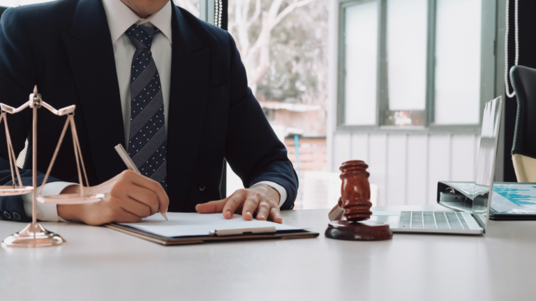 Read more about the article Do I Need a Trust or Just a Will in Illinois? How to Decide